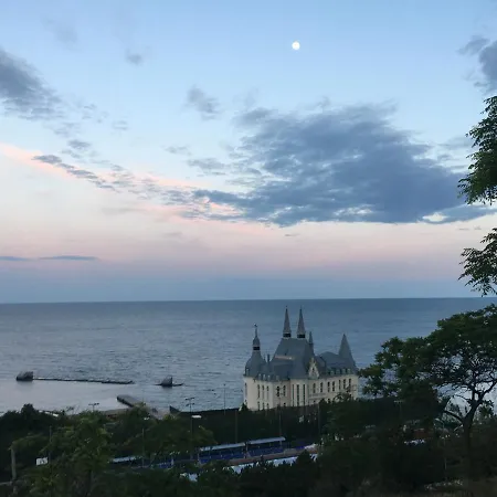 דירה Kvartira U Samogo Moria!